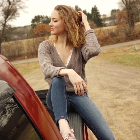 Meet your Posher, Kelsey - Picture 1 of 1